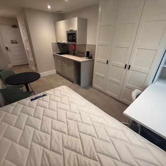 Silver Room - Image 8